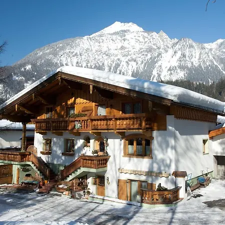 Apart Landhaus Ferrari شقة